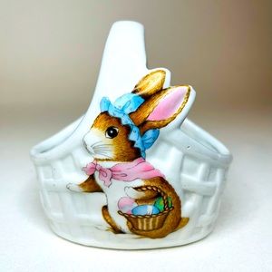 Easter Bunny Rabbit Ceramic Basket ~ Kitschy Vintage
